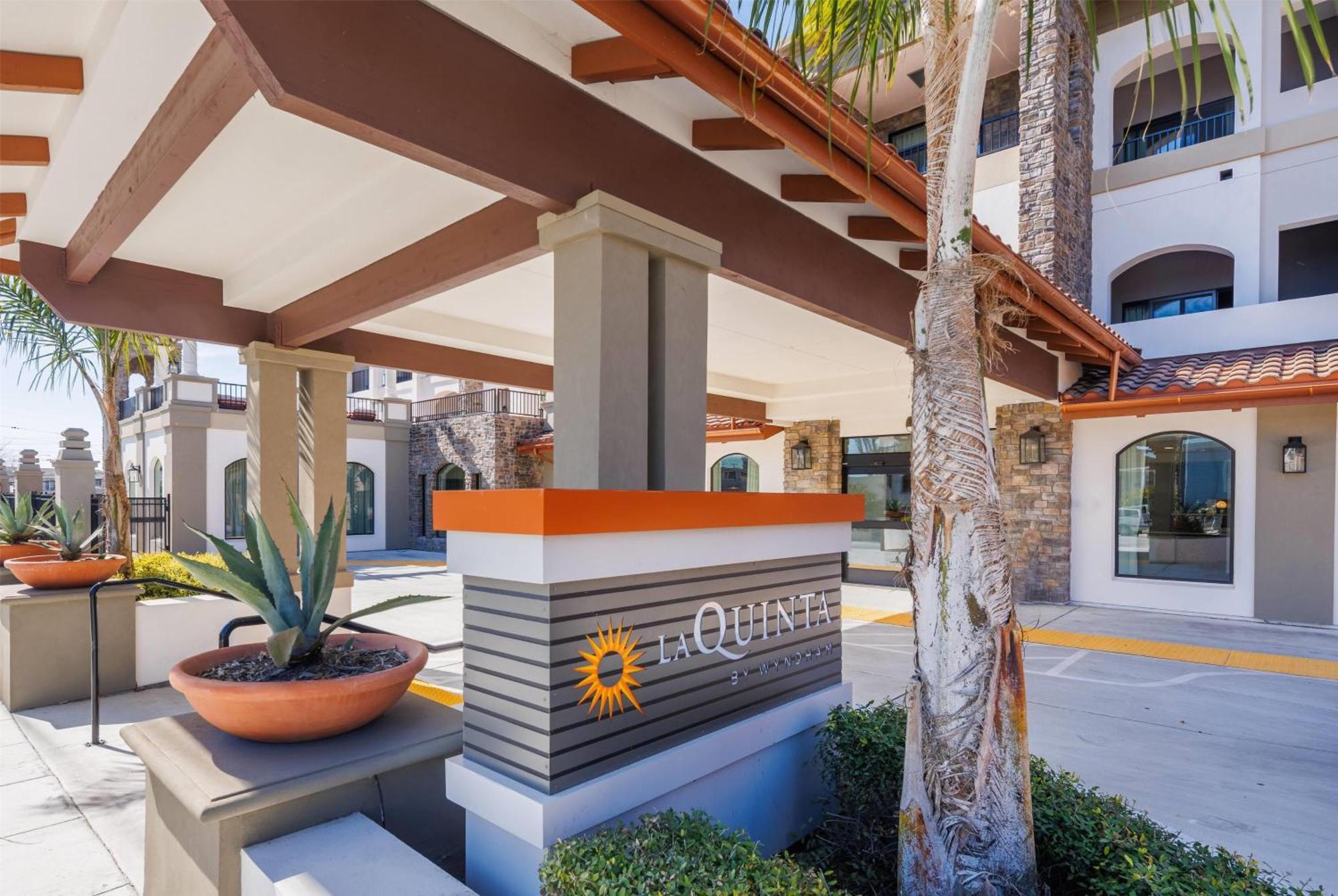 La Quinta Inn & Suites By Wyndham Santa Cruz Extérieur photo